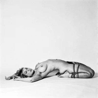 Katharina in ropes